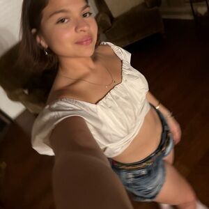 Meet your Posher, Analee